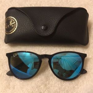 Erika style Ray-Bans.